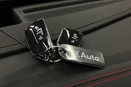 sininen Volkswagen ID.4 2025 kuva 37.