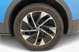 sininen Volkswagen ID.4 2025 kuva 9.