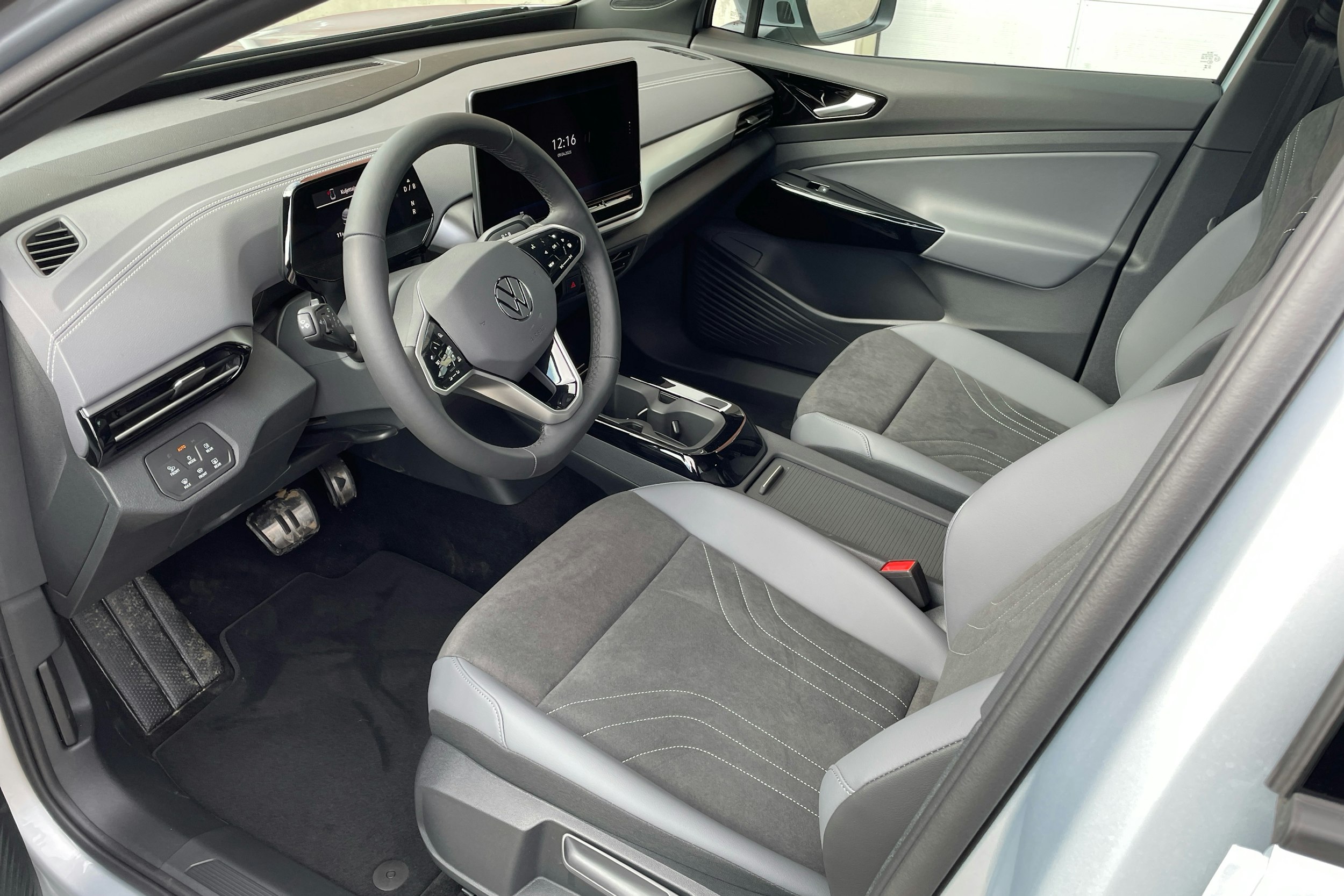 harmaa Volkswagen ID.4 2025 kuva 6.