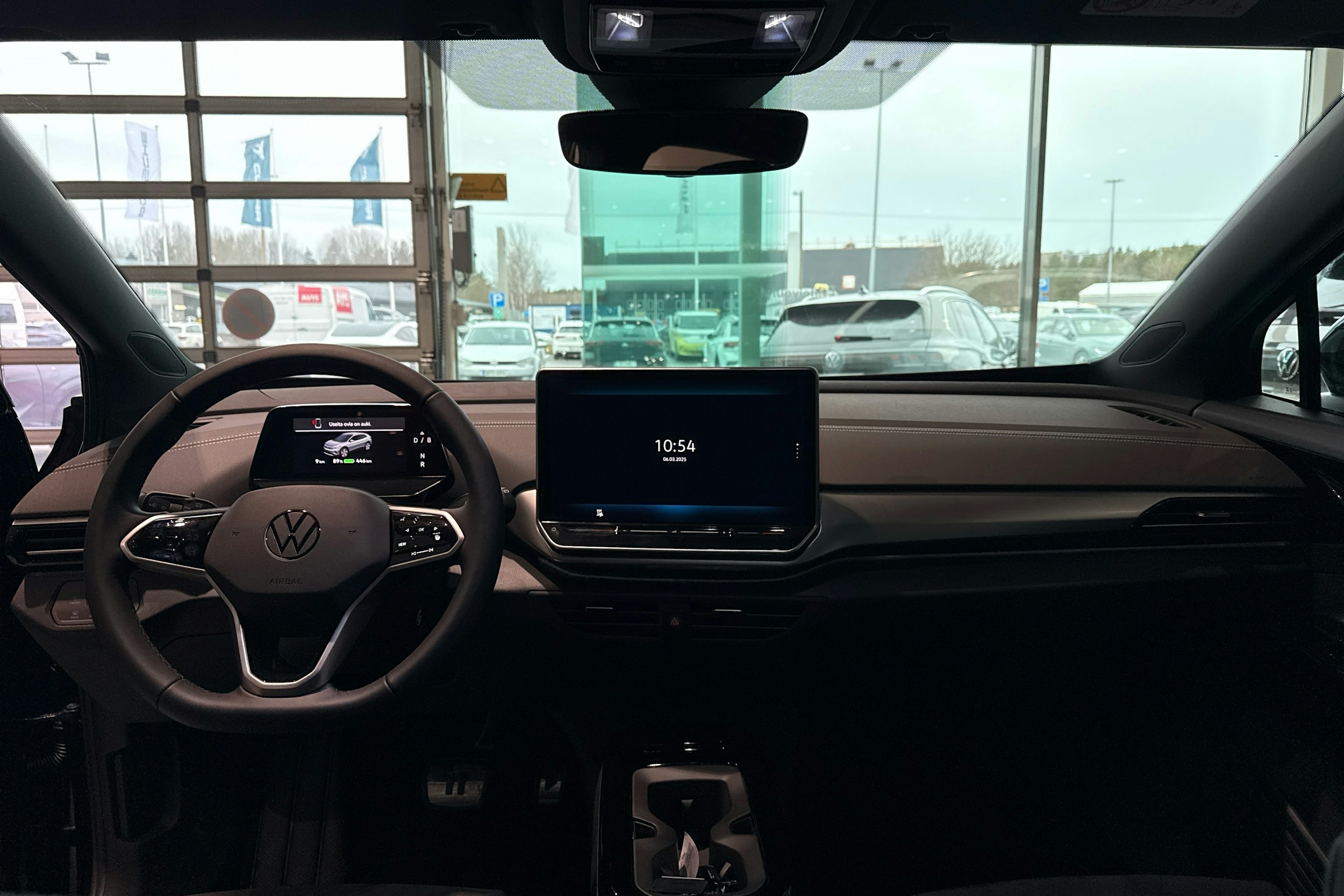 musta Volkswagen ID.4 2025 kuva 7.