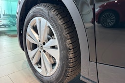 musta Volkswagen ID.4 2025 kuva 10.