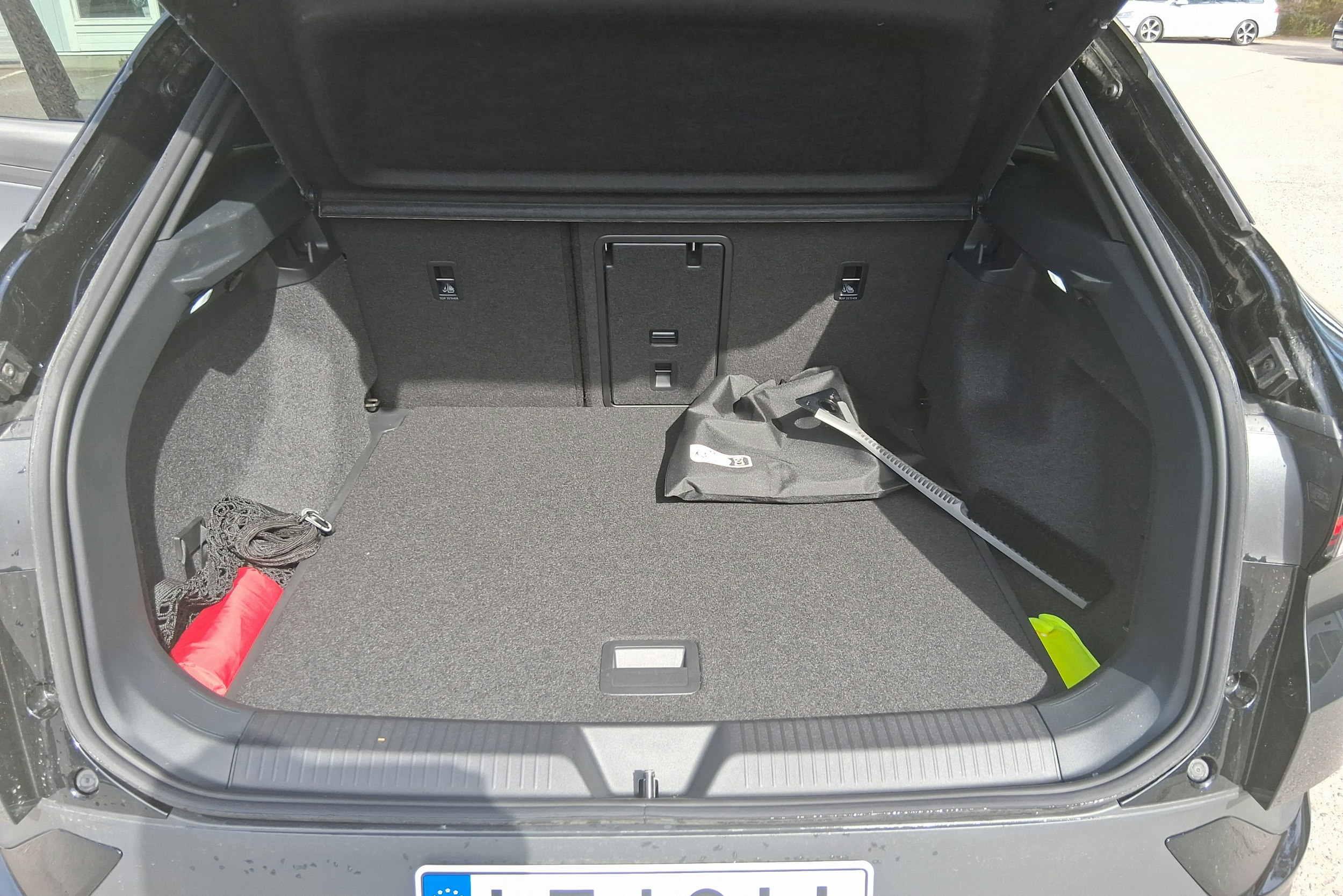musta Volkswagen ID.4 2025 kuva 15.