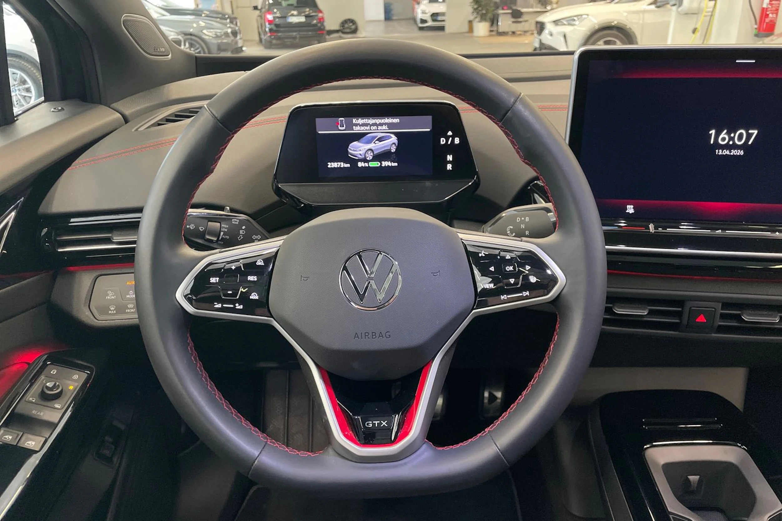 musta Volkswagen ID.4 2025 kuva 14.