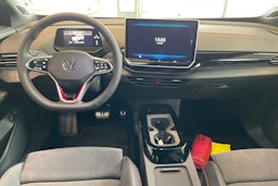 musta Volkswagen ID.4 2025 kuva 7.