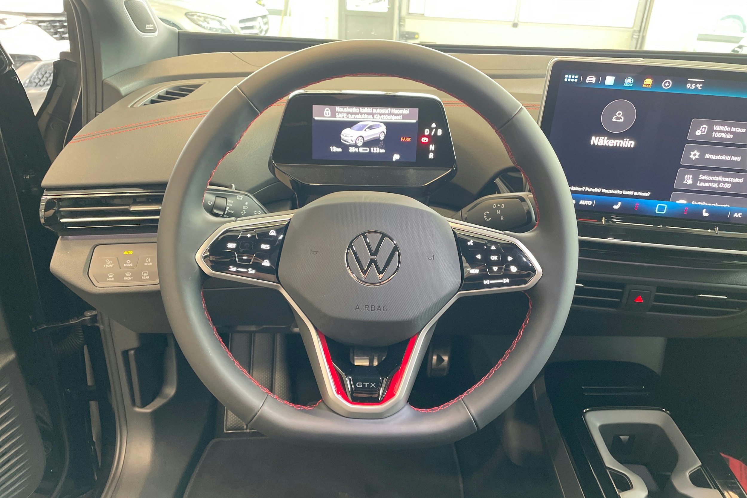 musta Volkswagen ID.4 2025 kuva 16.