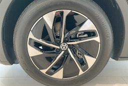musta Volkswagen ID.4 2025 kuva 9.