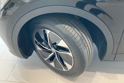musta Volkswagen ID.4 2025 kuva 10.