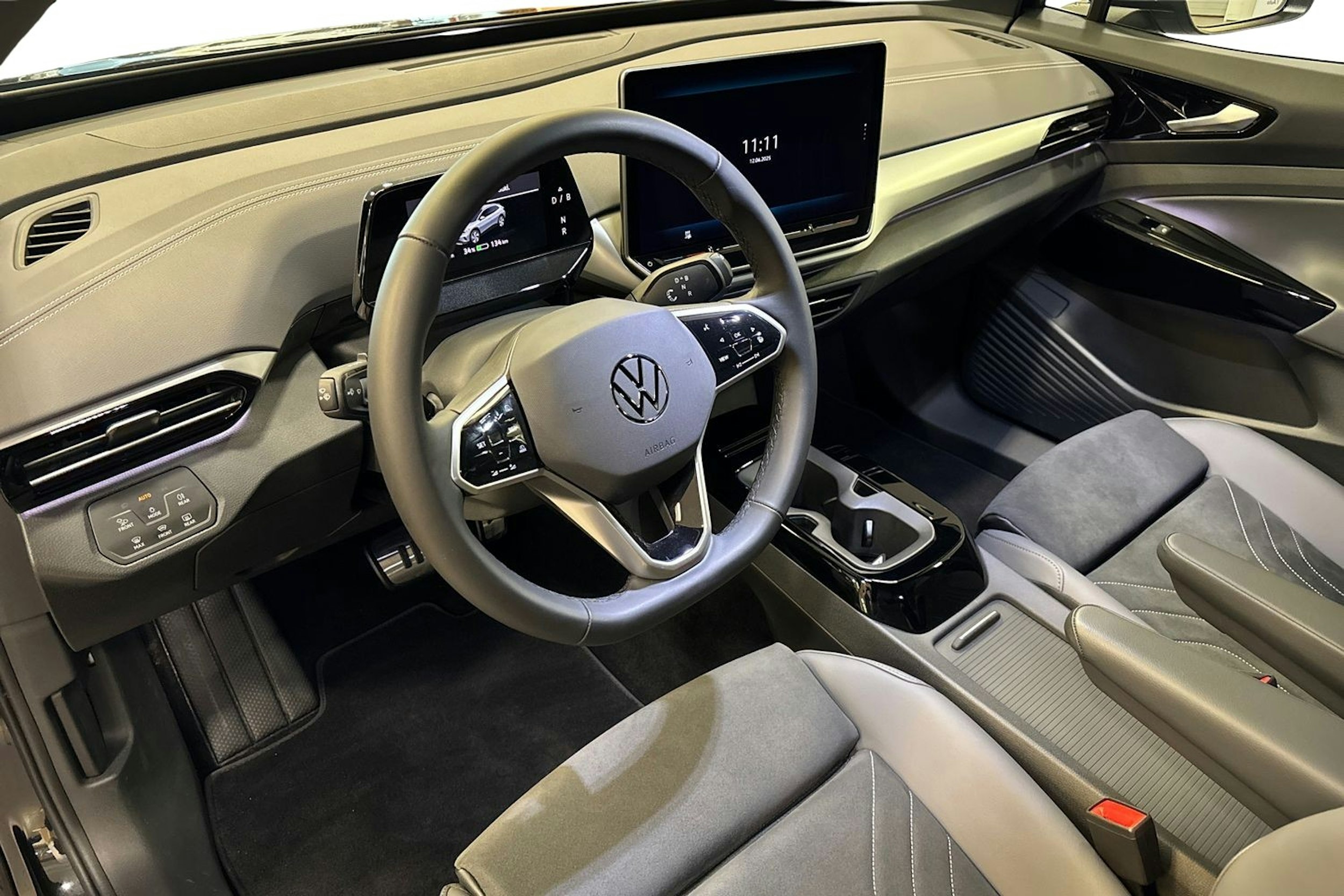 met. musta Volkswagen ID.4 2025 kuva 6.