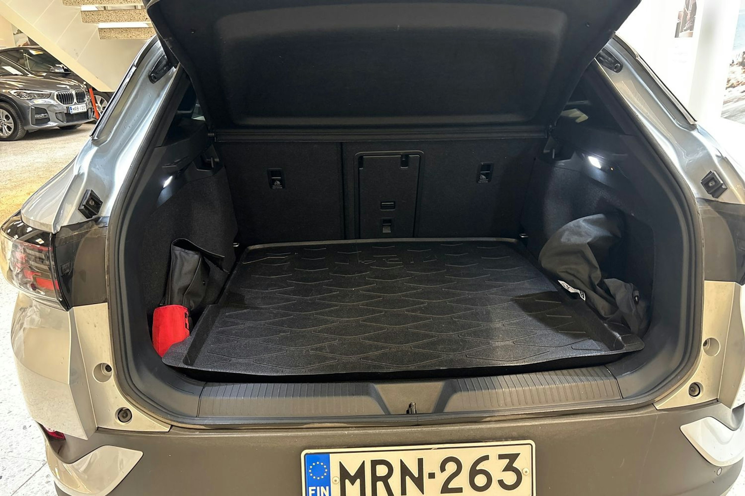 harmaa Volkswagen ID.4 2025 kuva 13.