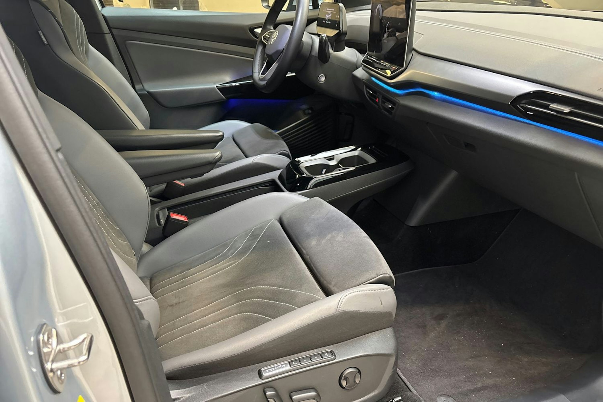 harmaa Volkswagen ID.4 2025 kuva 15.