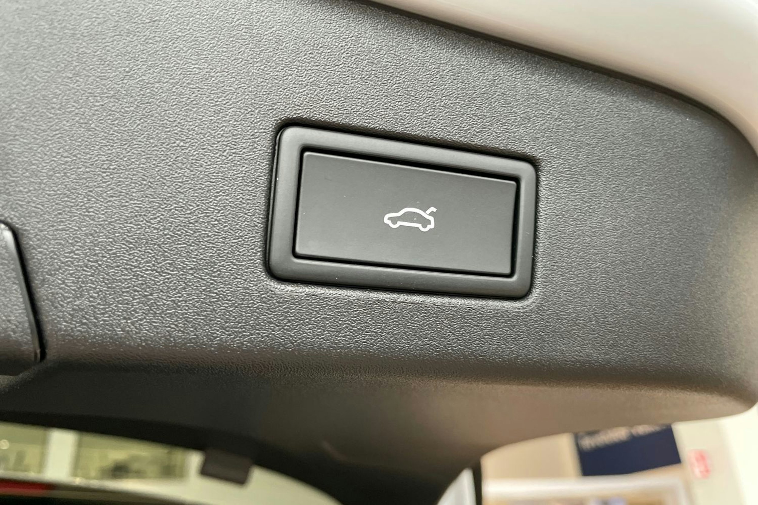 valkoinen Volkswagen ID.4 2025 kuva 12.