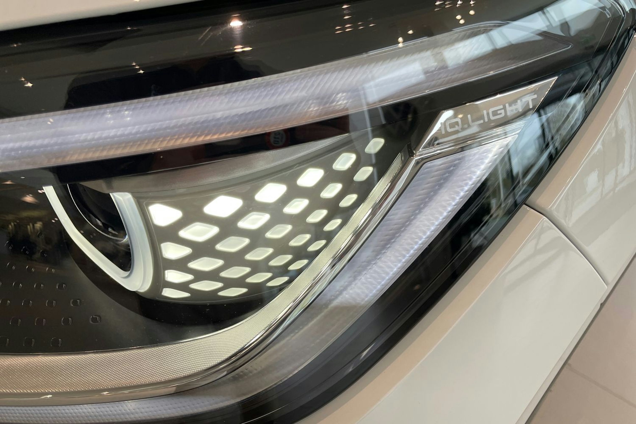 valkoinen Volkswagen ID.4 2025 kuva 13.