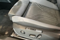 valkoinen Volkswagen ID.4 2025 kuva 14.