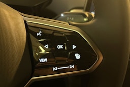 sininen Volkswagen ID.4 2025 kuva 13.