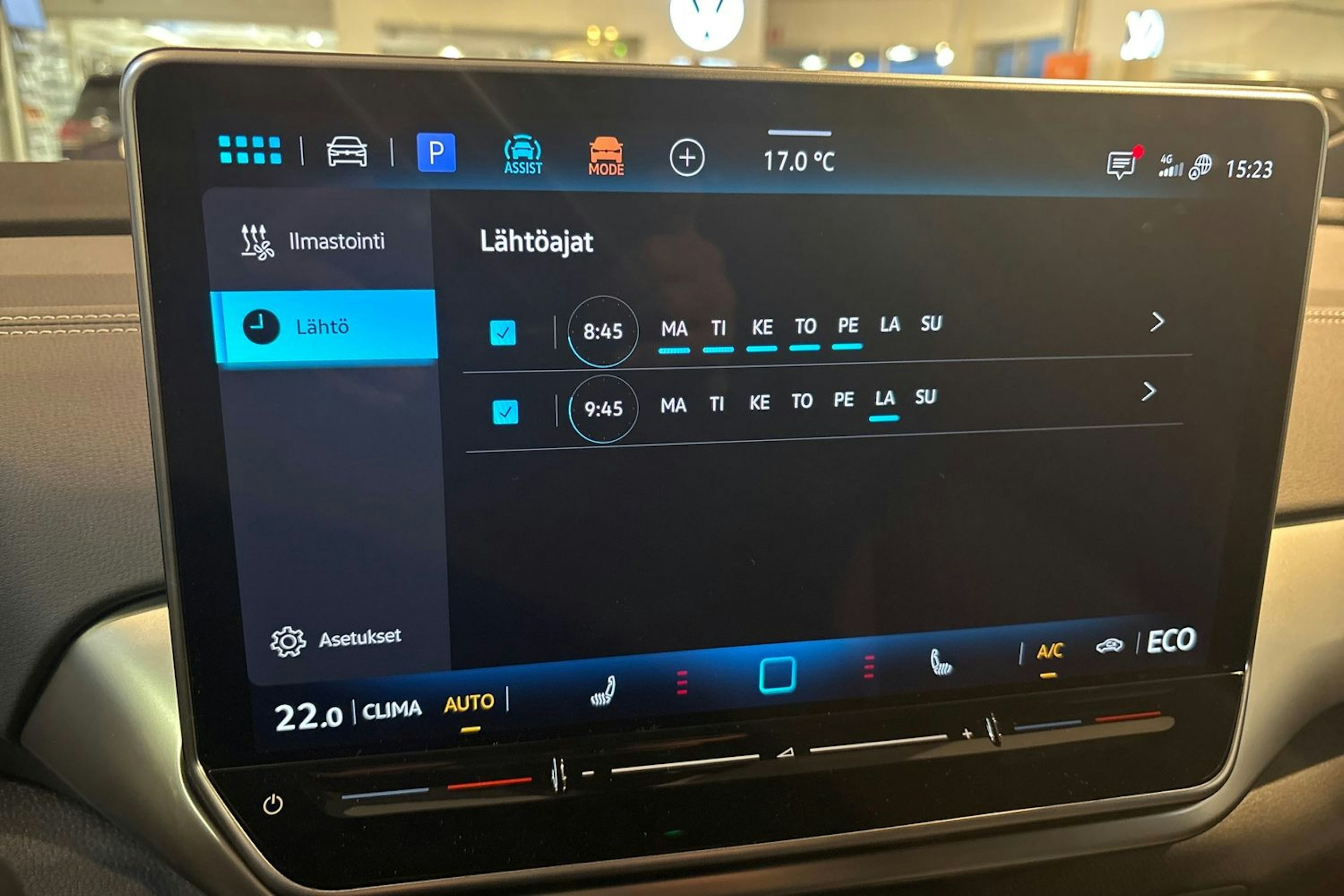 sininen Volkswagen ID.4 2025 kuva 16.