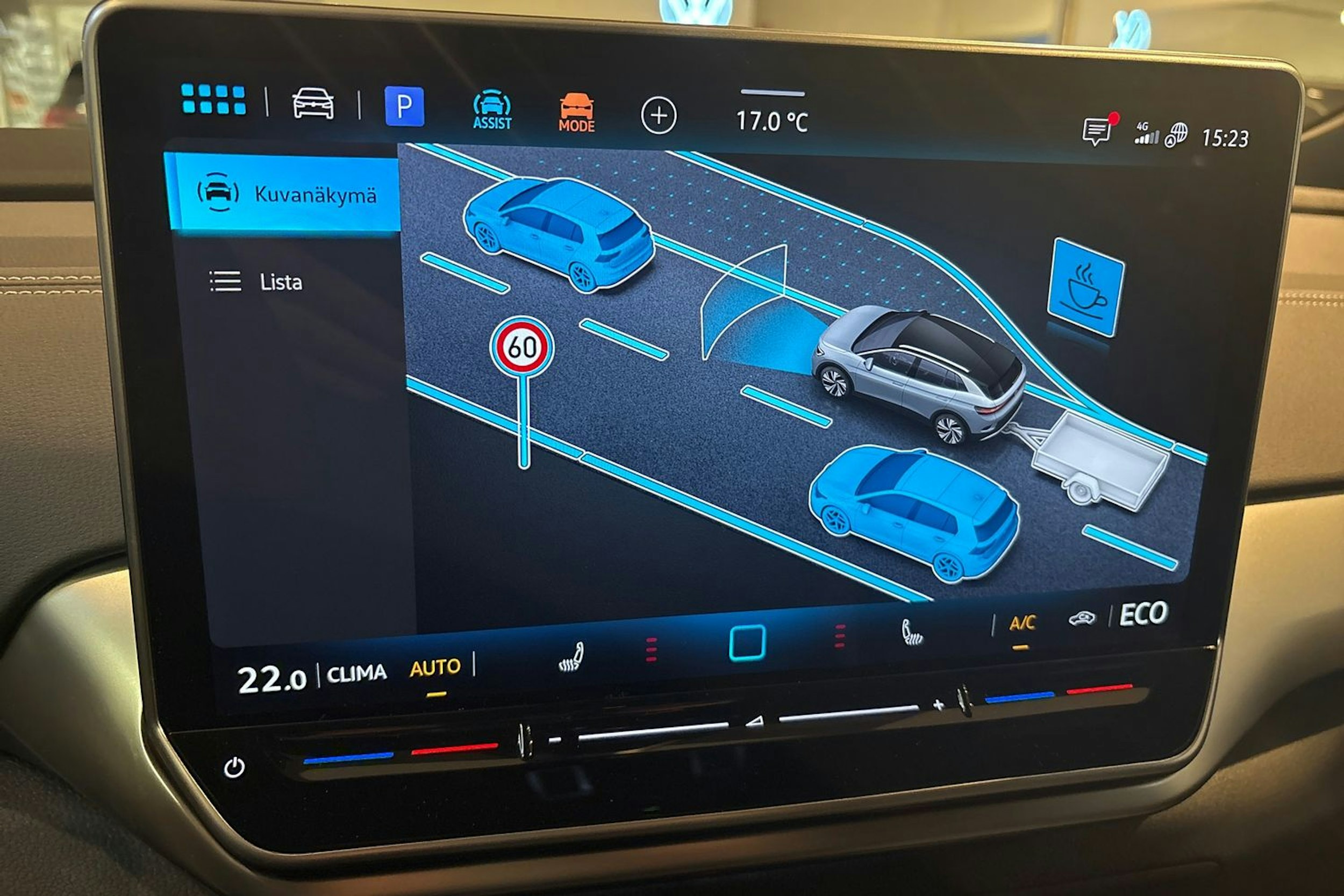 sininen Volkswagen ID.4 2025 kuva 17.