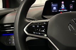 punainen Volkswagen ID.4 2025 kuva 14.