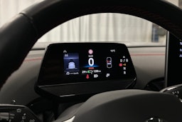 punainen Volkswagen ID.4 2025 kuva 16.