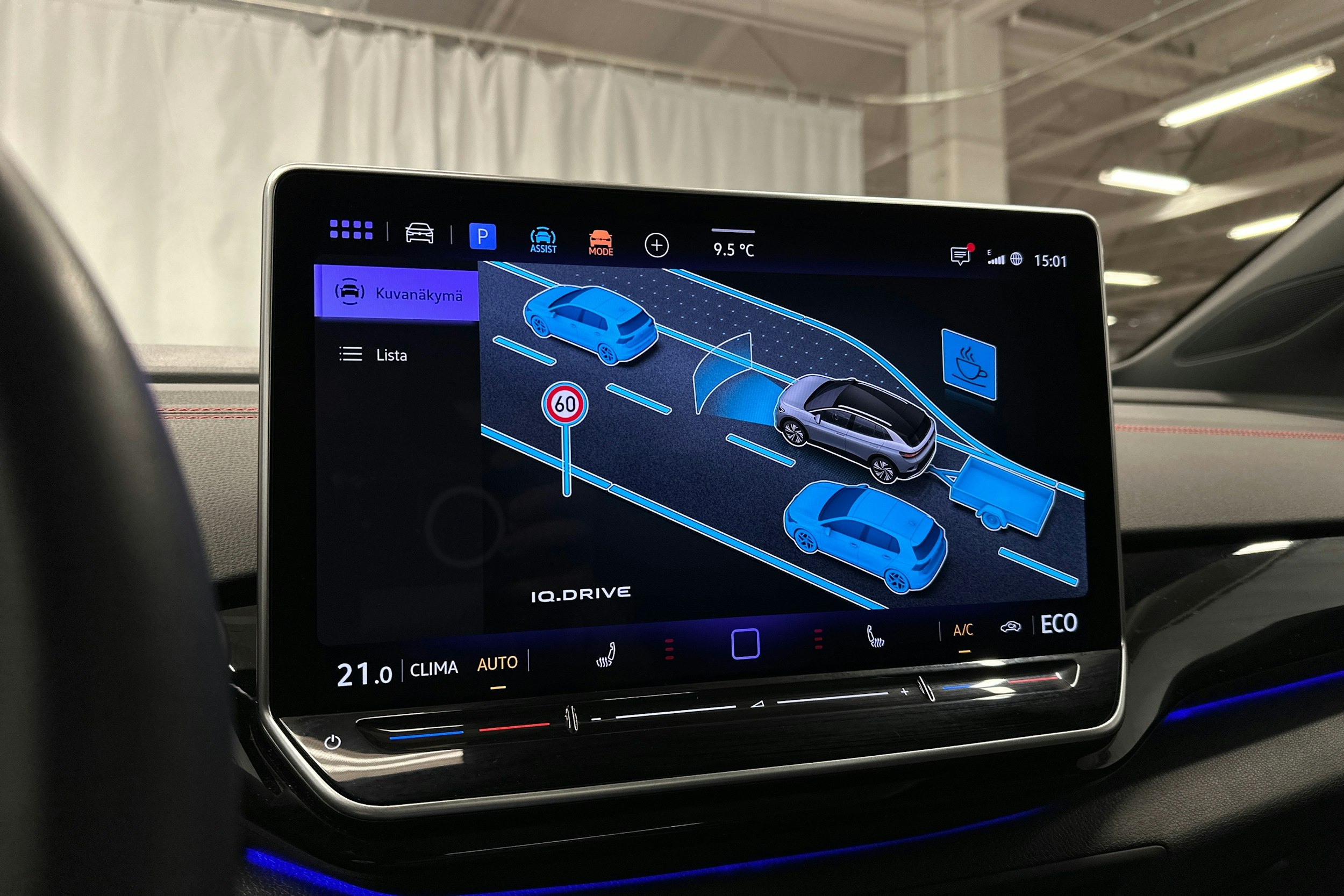 punainen Volkswagen ID.4 2025 kuva 22.