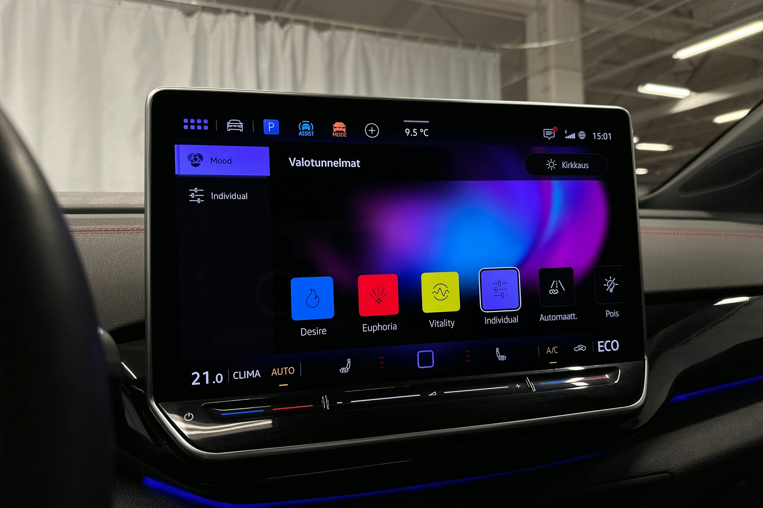 punainen Volkswagen ID.4 2025 kuva 23.