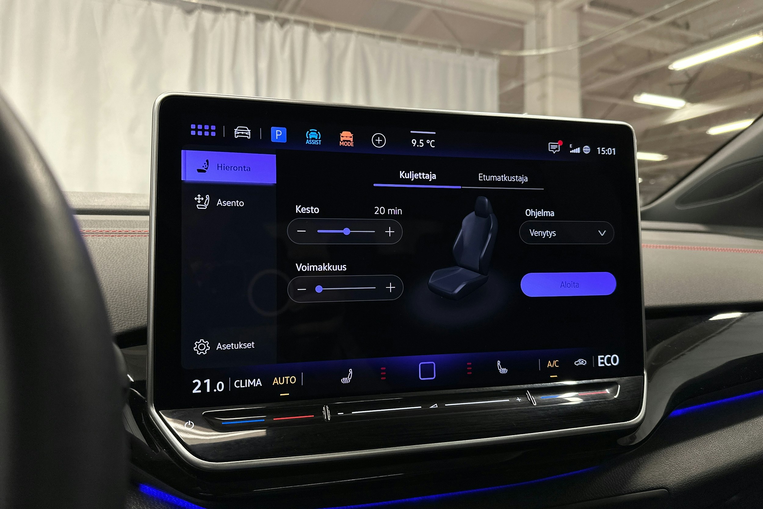 punainen Volkswagen ID.4 2025 kuva 24.