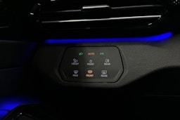 punainen Volkswagen ID.4 2025 kuva 25.