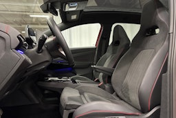 punainen Volkswagen ID.4 2025 kuva 26.
