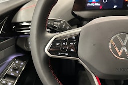 punainen Volkswagen ID.4 2025 kuva 14.