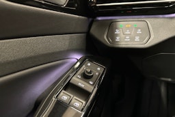 punainen Volkswagen ID.4 2025 kuva 16.