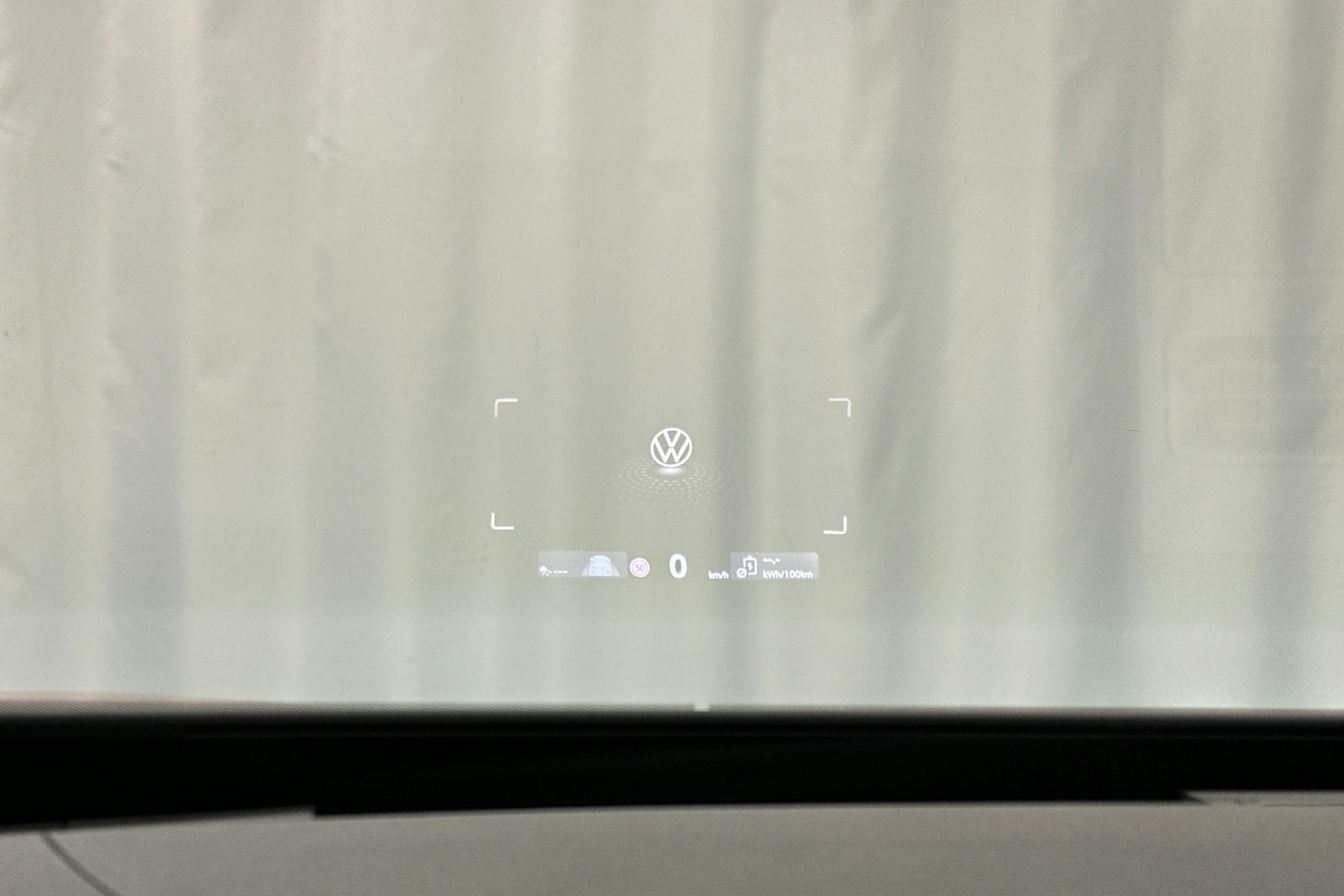 punainen Volkswagen ID.4 2025 kuva 17.