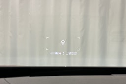 punainen Volkswagen ID.4 2025 kuva 17.