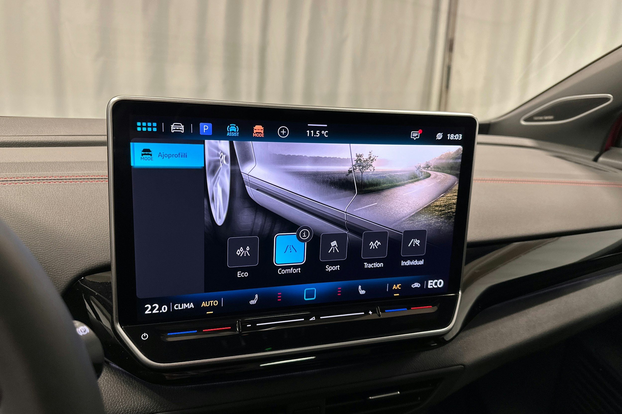 punainen Volkswagen ID.4 2025 kuva 20.