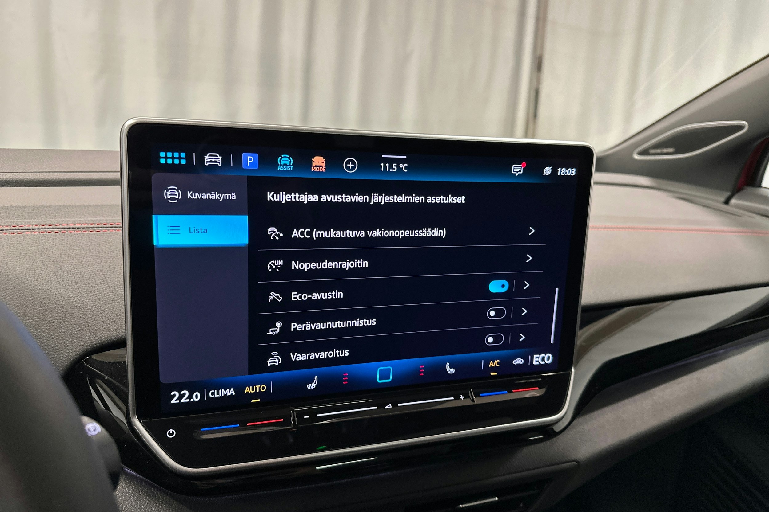 punainen Volkswagen ID.4 2025 kuva 22.