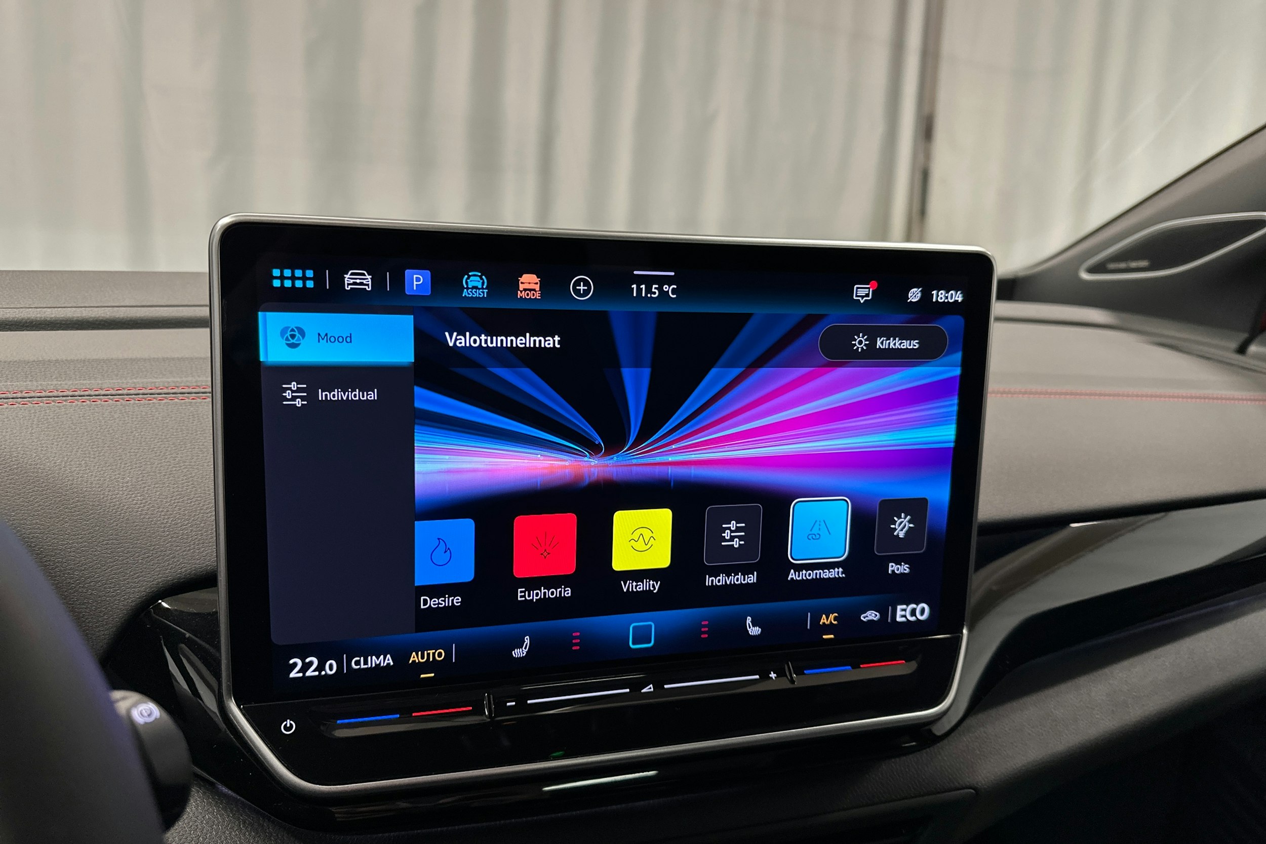 punainen Volkswagen ID.4 2025 kuva 27.