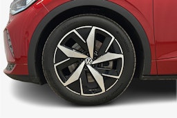 punainen Volkswagen ID.4 2025 kuva 11.