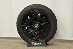 punainen Volkswagen ID.4 2025 kuva 13.