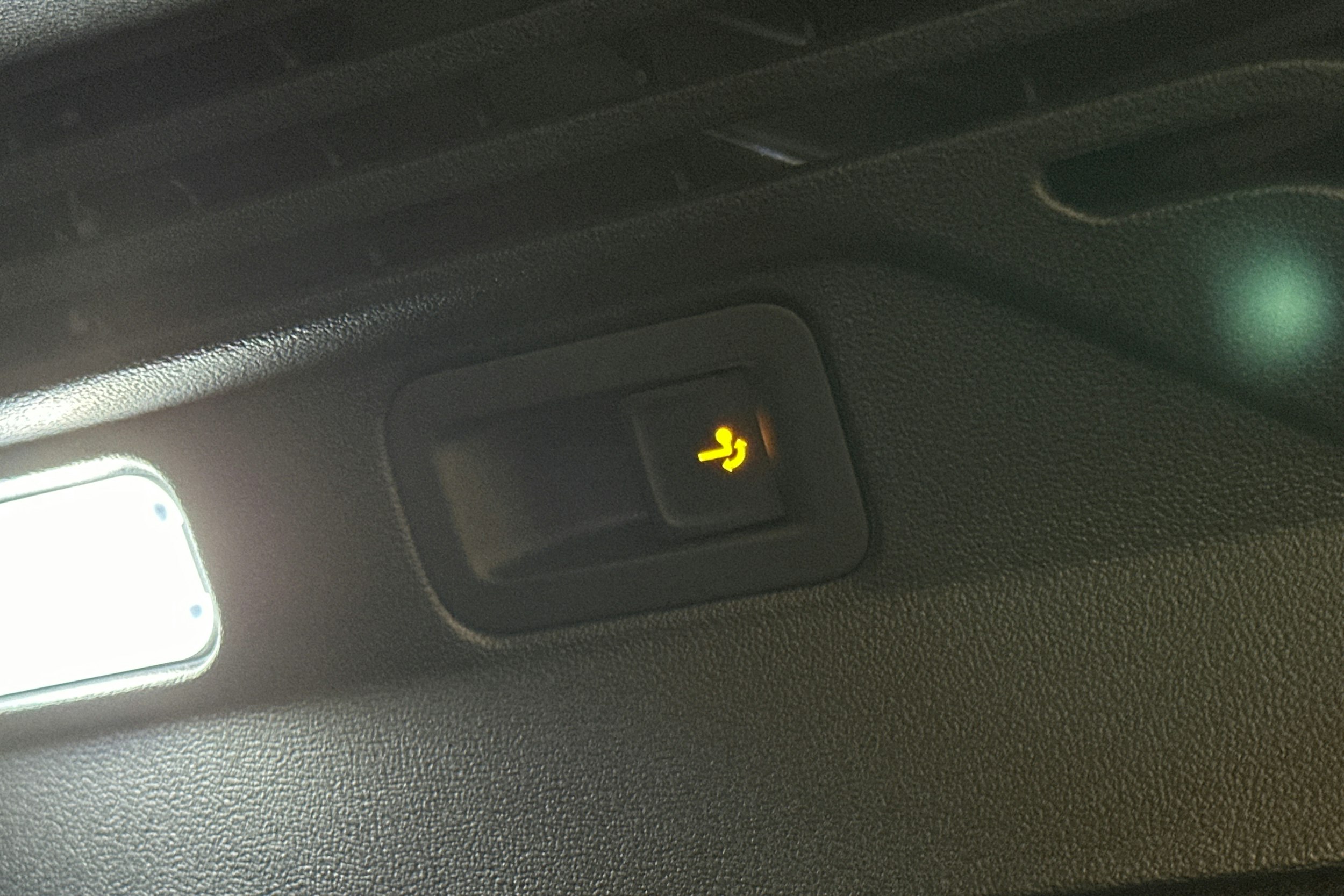 punainen Volkswagen ID.4 2025 kuva 15.