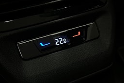 punainen Volkswagen ID.4 2025 kuva 16.