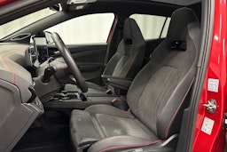 punainen Volkswagen ID.4 2025 kuva 17.