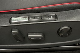 punainen Volkswagen ID.4 2025 kuva 19.