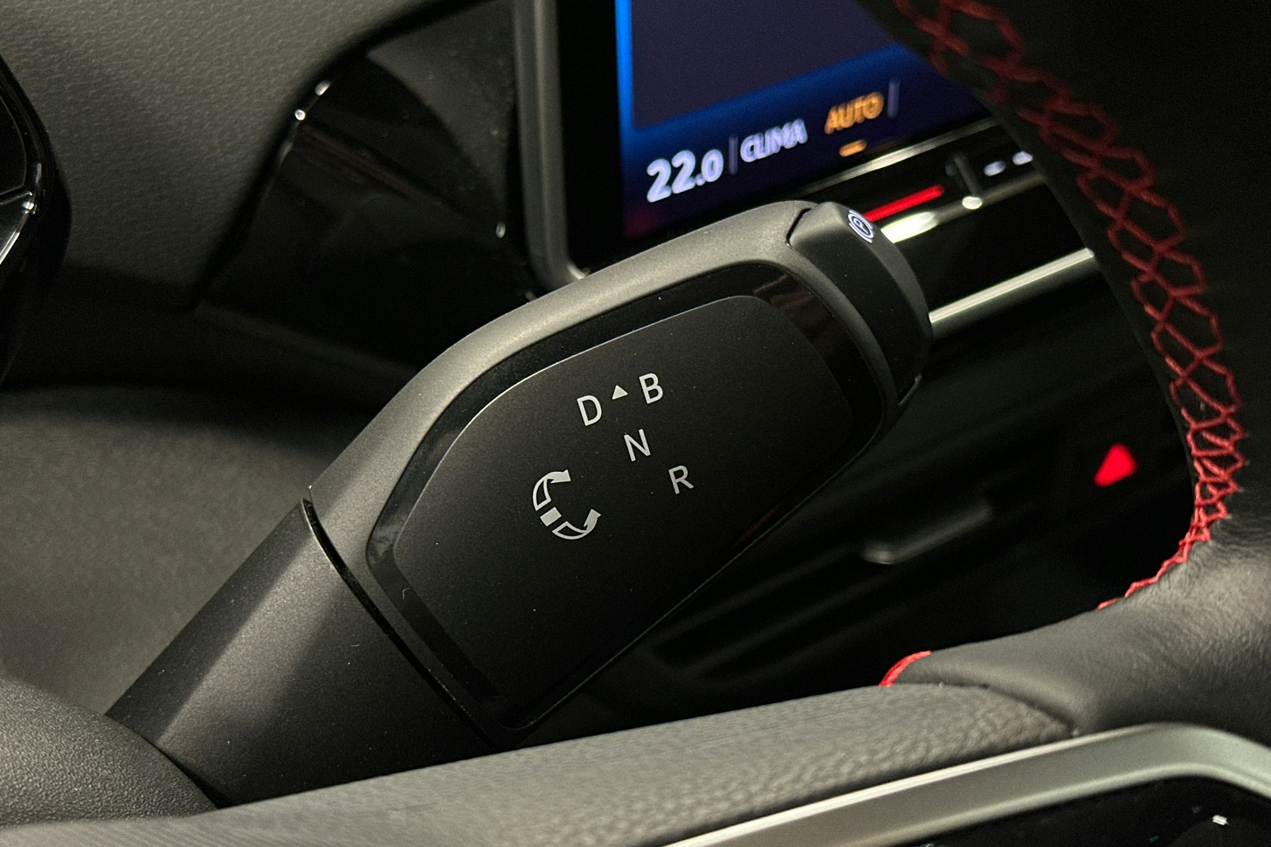 punainen Volkswagen ID.4 2025 kuva 24.