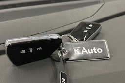 punainen Volkswagen ID.4 2025 kuva 37.