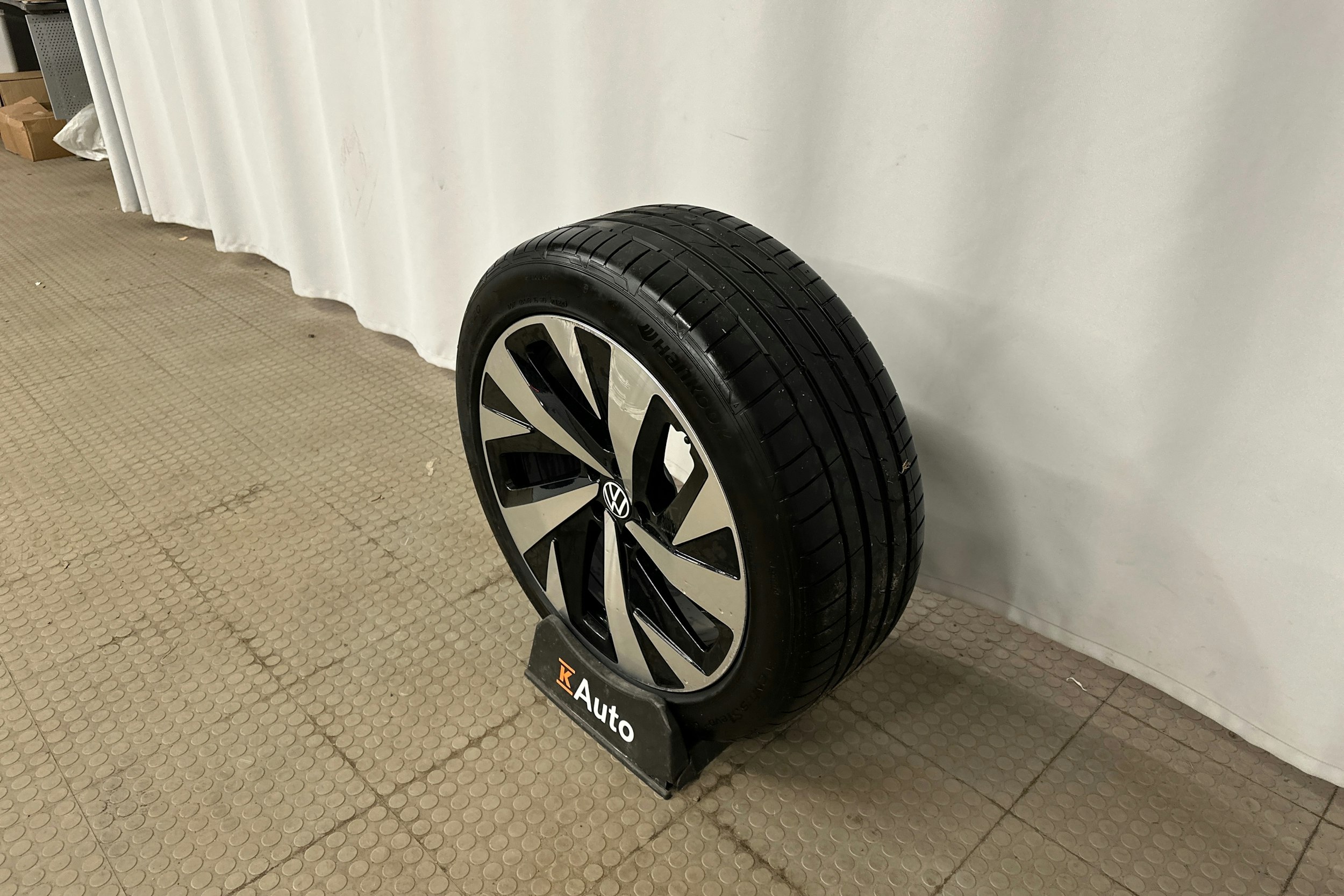 musta Volkswagen ID.4 2025 kuva 13.