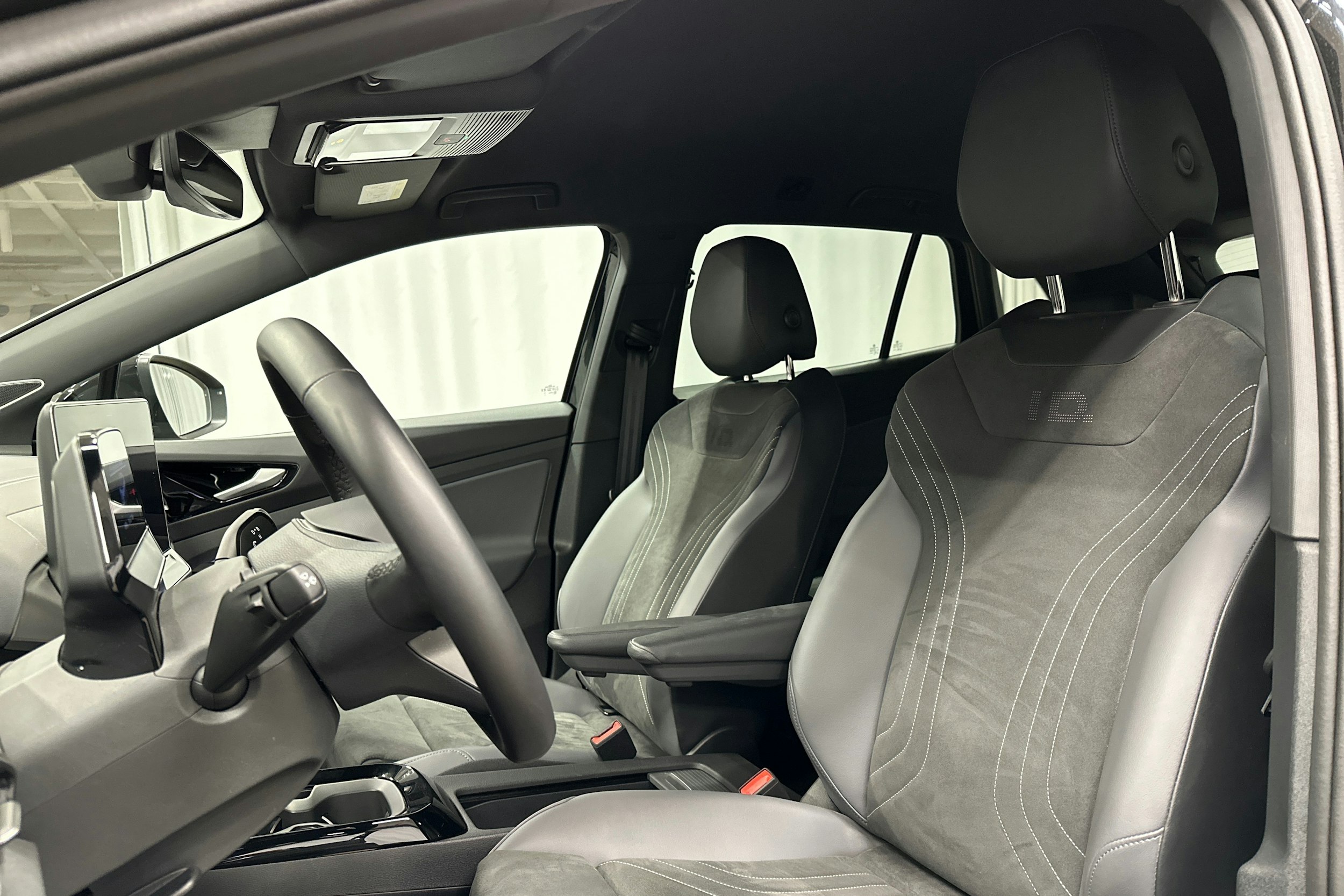 musta Volkswagen ID.4 2025 kuva 29.