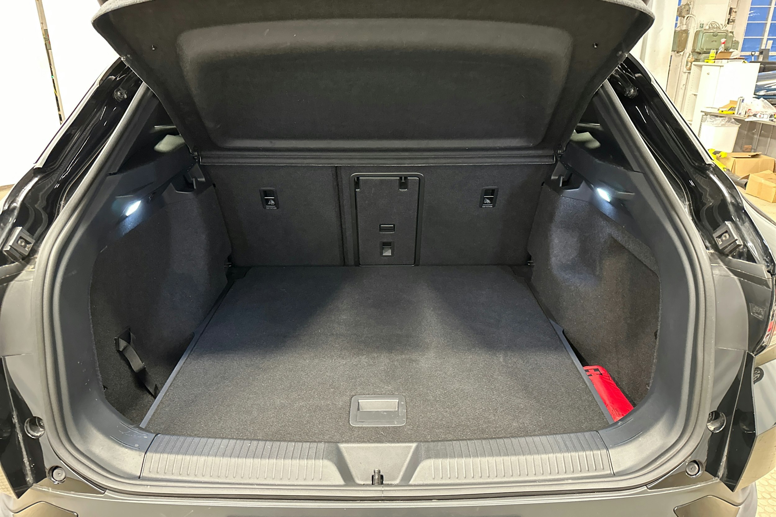 musta Volkswagen ID.4 2025 kuva 31.