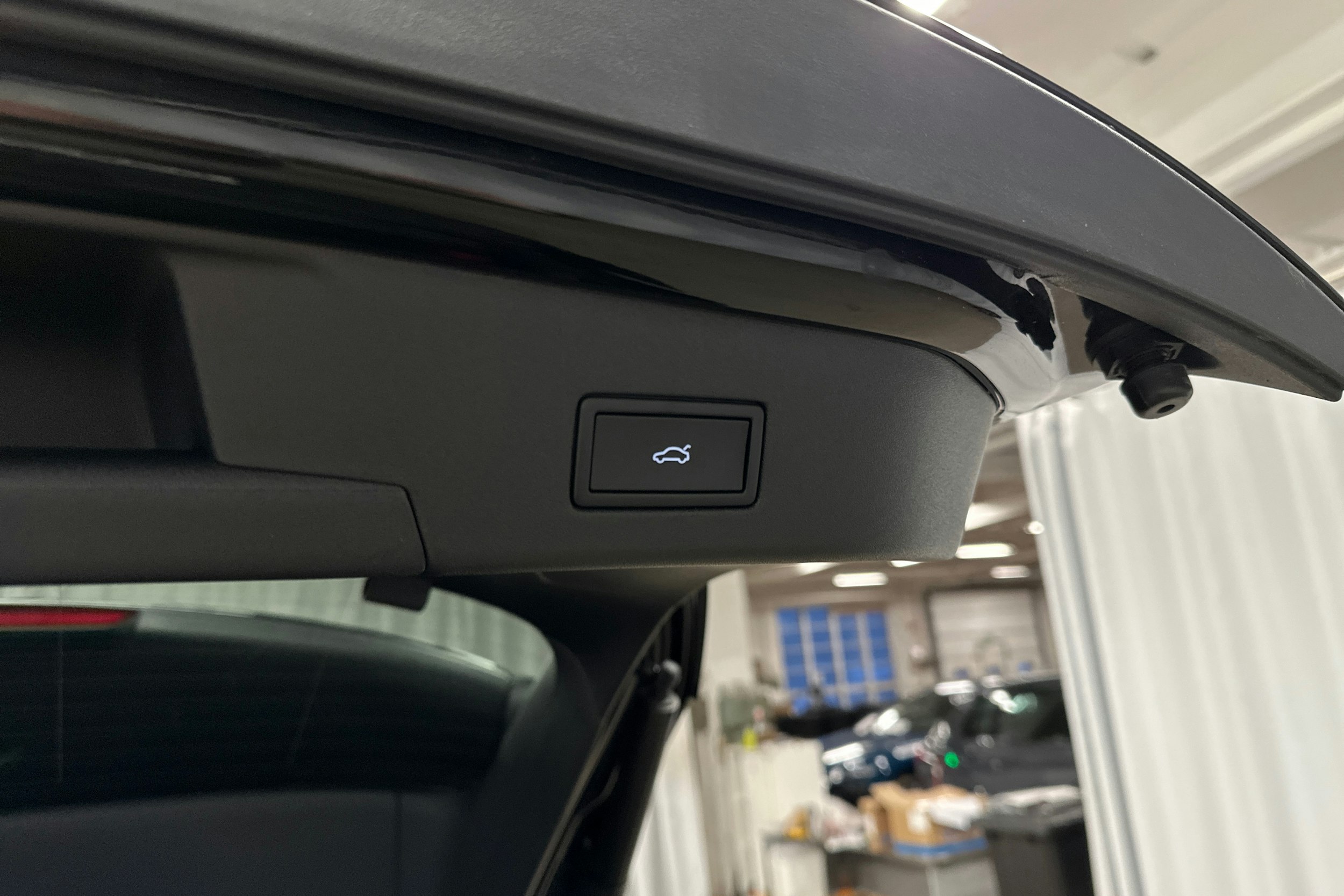 musta Volkswagen ID.4 2025 kuva 32.