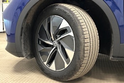 sininen Volkswagen ID.4 2025 kuva 13.