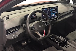 punainen Volkswagen ID.4 2025 kuva 7.