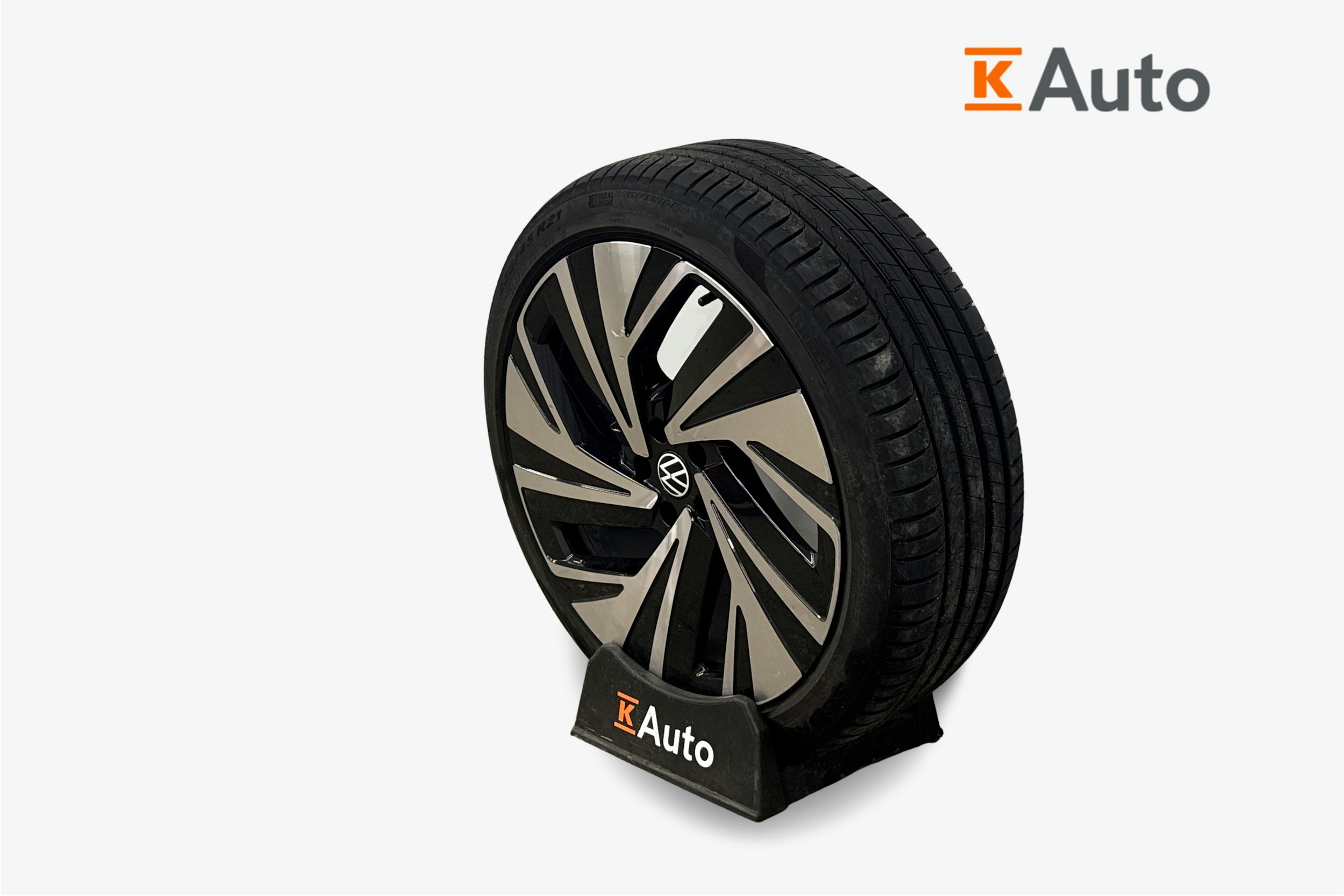 punainen Volkswagen ID.4 2025 kuva 12.