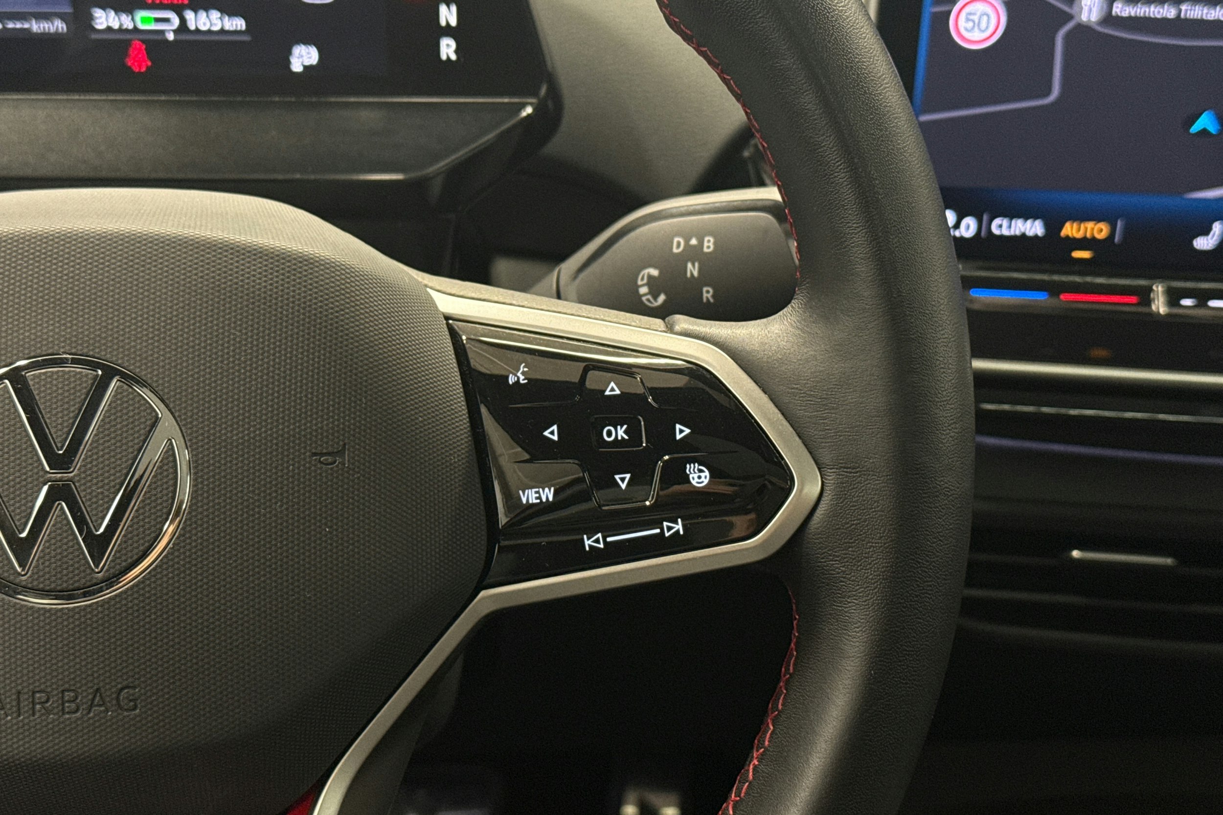 punainen Volkswagen ID.4 2025 kuva 17.